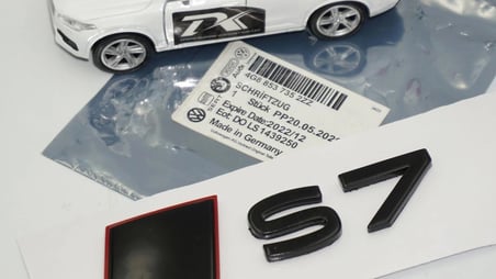 DK Tuning S7 2025+ Bagaj Siyah Yazı Logo Arma Audi İle Uyumlu
