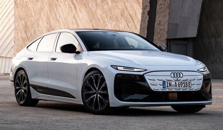 DK Tuning A6 2025+ Bagaj Gümüş Kırmızı Yazı Logo Arma Audi İle Uyumlu