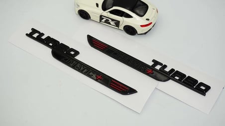 DK Tuning Turbo 4 Matic+ Plus Siyah Çamurluk Yanı Logo Benz İle Uyumlu