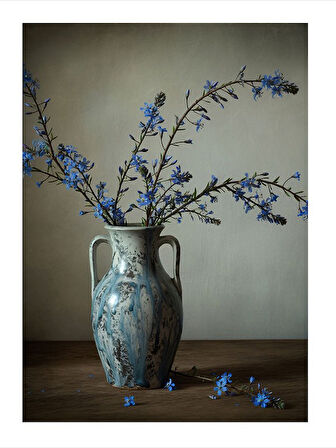 Mavi Çiçek Vazo Desenli Ahşap Tablo