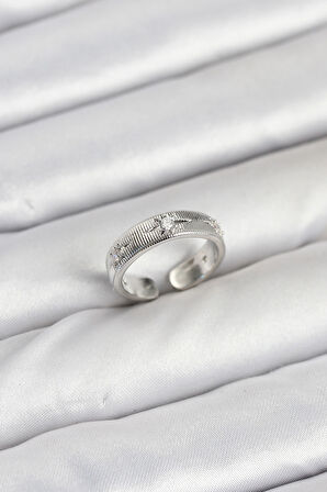 Pirinç Gümüş Renk Zirkon Taşlı Kutup Yıldızı Model Kadın Yüzük - TJ-BYK3899