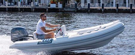 NOVURANIA DL 400 + YAMAHA 40 HP MOTOR