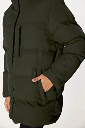 İçi Astarlı Su ve Rüzgar Geçirmez Cepli Kapüşonlu Kadın Mont