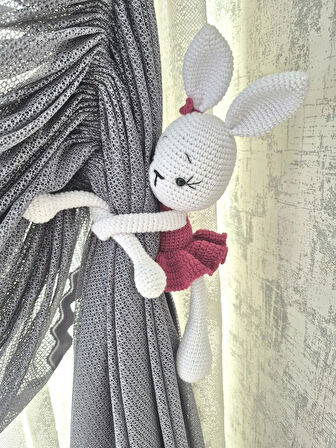 Perde Tutucu Tavşan (Amigurumi)