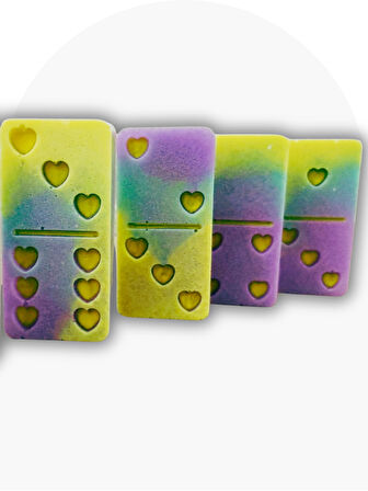 Çok Renkli Kalpli Tasarım Domino Oyunu