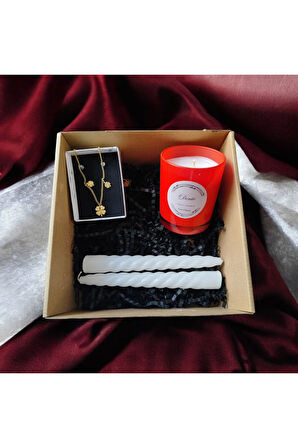 Hediye Seti-Kokulu Kırmızı Bardak Mum-Yonca Kolye+ Beyaz Burgulu Mum