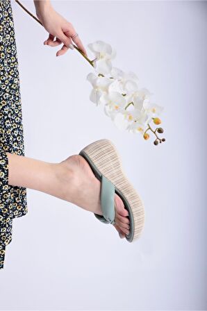 Danya Kadın Dolgu Topuk Parmak Arası Terlik