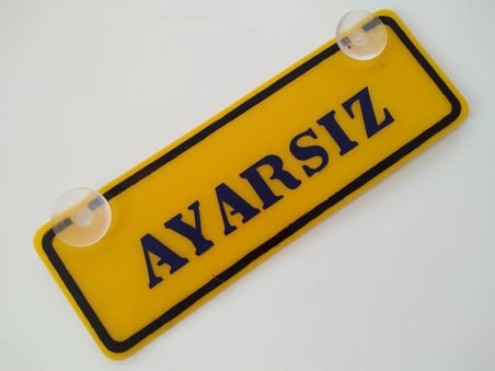  AYARSIZ  YAZILI (2 ADET) SARI PLAKA -  (22x7.5cm) vantuzlu Pleksi (Dekor Levha) DEKOR PLAKA
