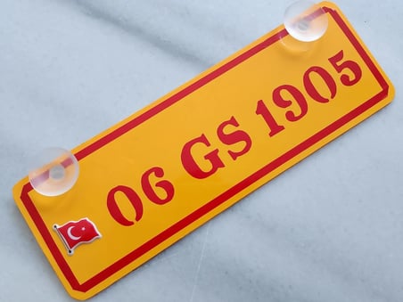 34 GS 1905 YAZILI SARI DEKOR PLAKA kişiye özel - (22x7,5cm) vantuzlu Pleksi Dekor Levha SARI KIRMIZI PLAKA