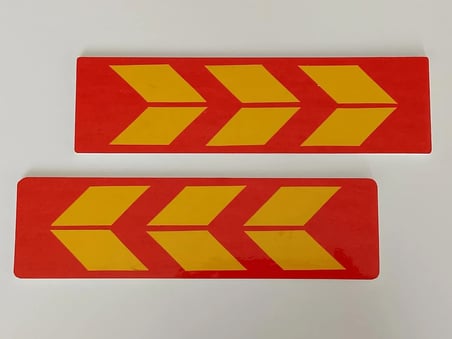 KASA REFLEKTÖRÜ 2Lİ TAKIM KIRMIZI (25x7,5cm) ARKA REFLEKTÖR, KEDİGÖZÜ, FOSFOR