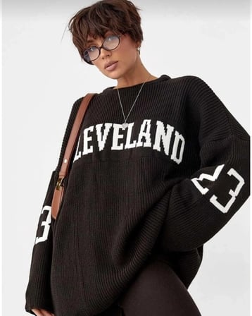 Kadın Kahverengi Cleveland Yazılı Oversize Triko Tunik Kazak