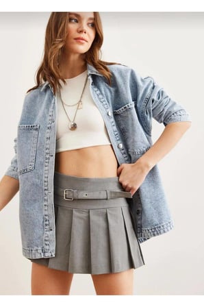 Kadın Açık Mavi Oversize Denim Gömlek Ceket – Şehir Stilinin Vazgeçilmezi ✨