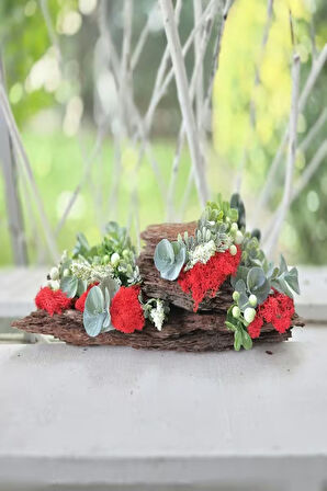 El Yapımı Doğal Ağaç Kabuğu Dekor – Kırmızı Yosun & Yapay Çiçek Masaüstü Obje