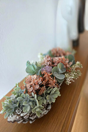 El Yapımı Doğal Ağaç Kabuğu Üzeri Yapay Turuncu Çiçek Dekor – Masa Üstü Süs