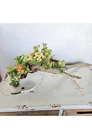 El Yapımı Doğal Dal Dekor – Sarı ve Yeşil Yapay Çiçekli Masa Üstü Tasarım