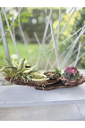 El Yapımı Doğal Ağaç Kabuğu Dekor – Mor & Beyaz Yapay Çiçekli Masa Süsü