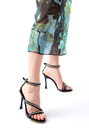 dARGENTO A-20 Siyah Taşlı Vivet Platformlu Topuklu Kadın Ayakkabı