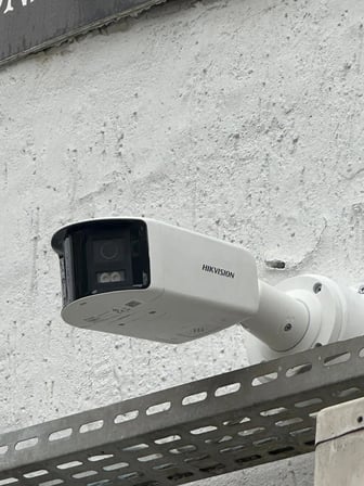 Hikvision DS-2CD1T63G2P-LIUF/SL 6mp 2.8mm Lens Çift Kameralı Sesli 180° Panoramic Smart Akıllı Hibrit Işık IR Bullet IP Kamera