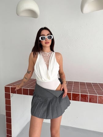 Kadın Dantel Detaylı Derin Dekolte Body Şık Kolsuz Yazlık Bodysuit - Beyaz