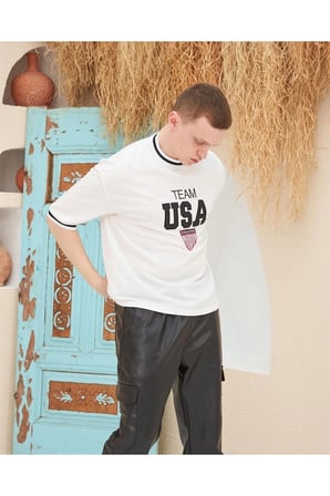 Nakış İşlemeli Ribanalı Oversize T-shirt - Beyaz