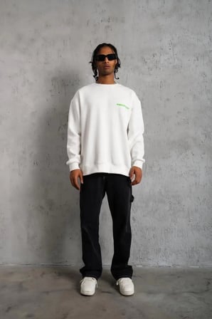 Oversize Sweatshirt – Beyaz Renk | Ön ve Sırt Baskılı, Üç İplik İçi Pamuklu Kumaş, Rahat Kalıp, Ribanalı Kışlık Sweat | Winagain Polizei Serisi - Beyaz