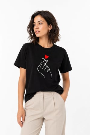Kadın Kore Parmak Kalp Aşk Temalı Minimal Baskılı Tişört Yazlık Kısa Kol T-Shirt - Siyah