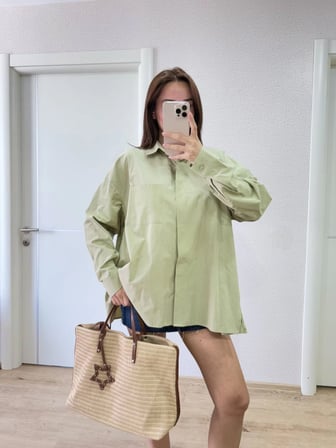 Poplin   Yakalı Yandan Yırtmaçlı Arka Pens Detaylı Gömlek - Yeşil