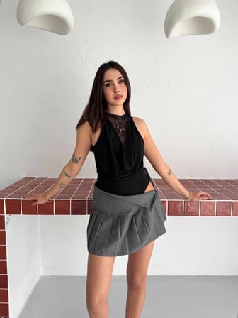 Kadın Dantel Detaylı Derin Dekolte Body Şık Kolsuz Yazlık Bodysuit - Siyah