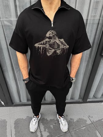 Yarım Fermuarlı Baskılı Oversize T-Shirt - Siyah