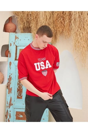 Nakış İşlemeli Ribanalı Oversize T-shirt - Kırmızı