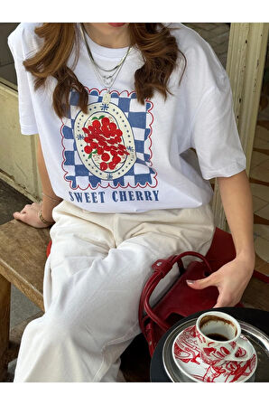 Sweet Cherry Baskılı Bisiklet Yaka Basic Trend Kadın T-shirt