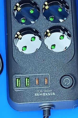 Winnboss 3422 8'li Priz ve 4 USB Akım Korumalı Grup Priz