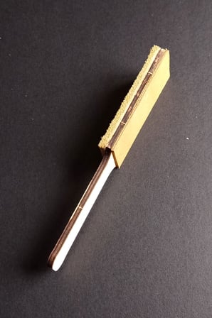 21 cm Ahşap Saplı Deri Kösele Masat