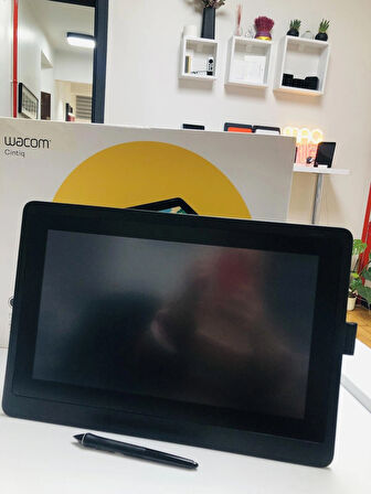 Wacom Cintiq 16 FHD 8192 Seviye 5080 lpi Grafik Tablet (DTK1660)