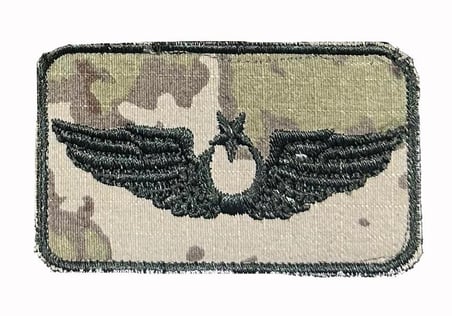 Premium Stil Sahibi Alisilmis Dışında Çanta Detayı Nakış Pilot Arma