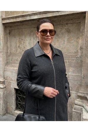 YAKA KOL AĞZI DERİLİ ÇELİK ÖRGÜ TRİKO KABAN