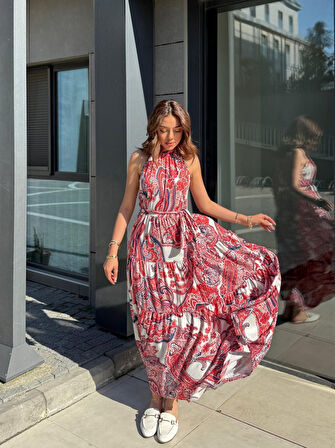 Kadın Halter Yakalı Omuzlardan Açık Kuşaklı Maksi Boy Desenli Süprem Elbise