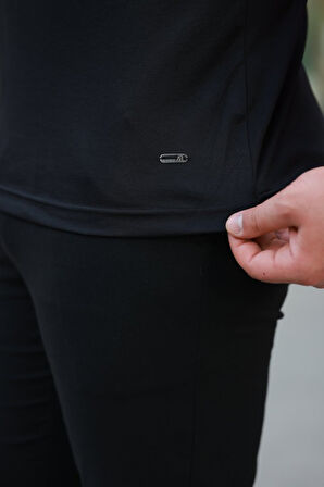 Erkek Yakalı Arma Detaylı Kısa Kollu Tişört