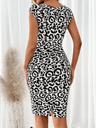 Kadın Kısa Kollu Kare Yakalı Leopar Desenli Dalgıç Elbise