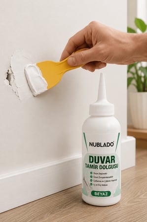 4'lü Duvar Tamir Seti 220 gr Beyaz Dolgu Macunu, 2 Plastik Spatula ve Kübik Zımpara Çatlak, Çivi ve Vida Deliği, Sıva-Alçı Onarımı Suya Dayanıklı, Zımparalanabilir, Boyanabilir