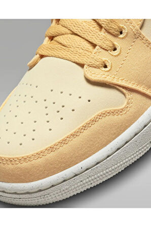 Air Jordan 1 Low Se Kadın Spor Ayakkabısı Dv0426-200 (YARIM NUMARA BÜYÜK ALMANIZI ÖNERİYORUZ)