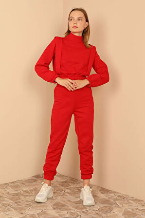 Kapitone Kumaş Boğazlı Yaka Omuz Detaylı Kadın Takım-Kırmızı