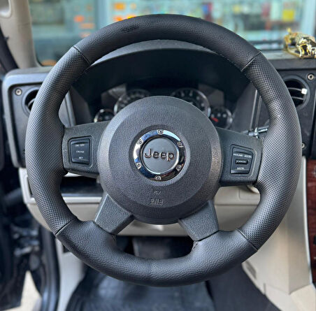 DİKİŞLİ DİREKSİYON KILIFI SİYAH / NOKTALI DERİ SİYAH DİKİŞLİ JEEP FOTODAKİ DİREKSİYON İÇİN