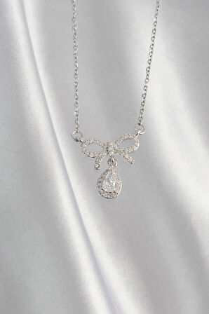 Dodes Dodes 316L Çelik Gümüş Renk Zirkon Taşlı Fiyonk Detay Damla Kolye TG27BKO8922