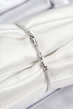 Dodes Pirinç Zirkon Taşlı Yıldız Model Gümüş Renk Kadın Bileklik TG27BB7902