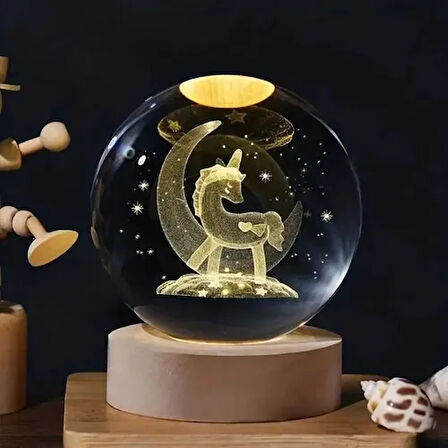 Dodes Unicorn Ay Figürlü Işıklı Ahşap Altlıklı Kar Küresi (8 cm)