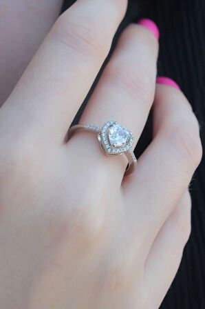 Dodes Dodes Gümüş Renk Zirkon Taşlı Kalp Model Charm Pirinç Kadın Yüzük TG27BYK2655