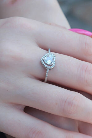 Dodes Dodes Gümüş Renk Zirkon Taşlı Kalp Model Charm Pirinç Kadın Yüzük TG27BYK2655