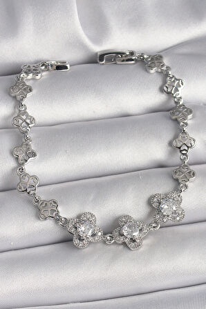 Dodes Dodes Pirinç Gümüş Renk Zirkon Taşlı Yonca Model Kadın Bileklik TG27BB6845