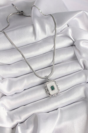 Dodes Dodes 316L Çelik Gümüş Renk İtalyan Zincir Beyaz Sedefli Kare Portre Model Zümrüt Taş Detay Kadın Kolye TG27BKO9596